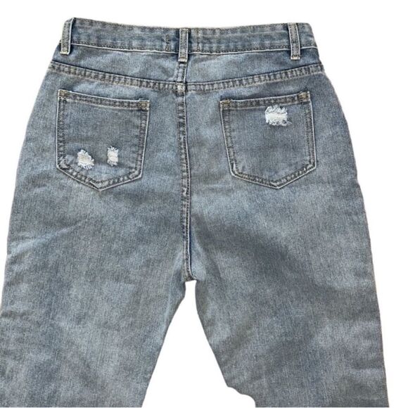 Women's Blue Distressed Ankle Length
Jeans(Size Large) - Picture 10 of 10